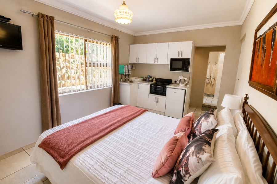 5 Bedroom Property for Sale in Wavecrest Eastern Cape